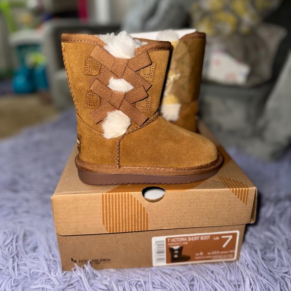 Brand New Chestnut Toddler Uggs! - Picture 1 of 3